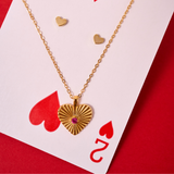 COLLAR AMOR BAÑADO EN ORO