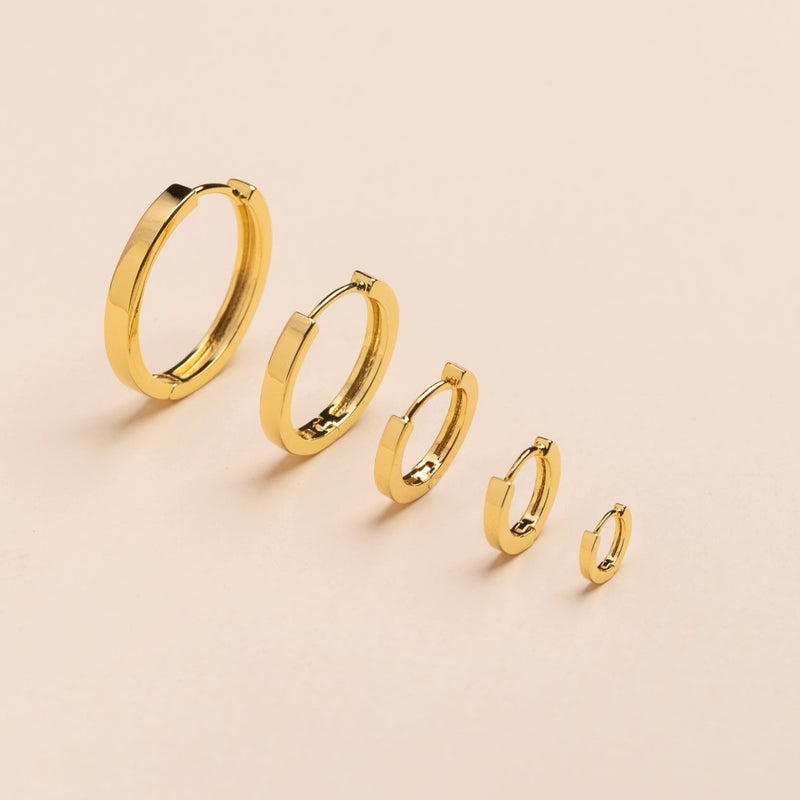 ARGOLLAS LISAS 12MM BAÑADAS EN ORO | BOAZ JOYAS
