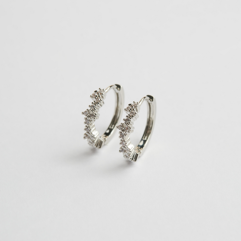 ARGOLLAS ROMA BAÑADAS EN ORO BLANCO | BOAZ JOYAS